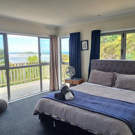 Tree House Apartment Taieri Mouth Exterior photo