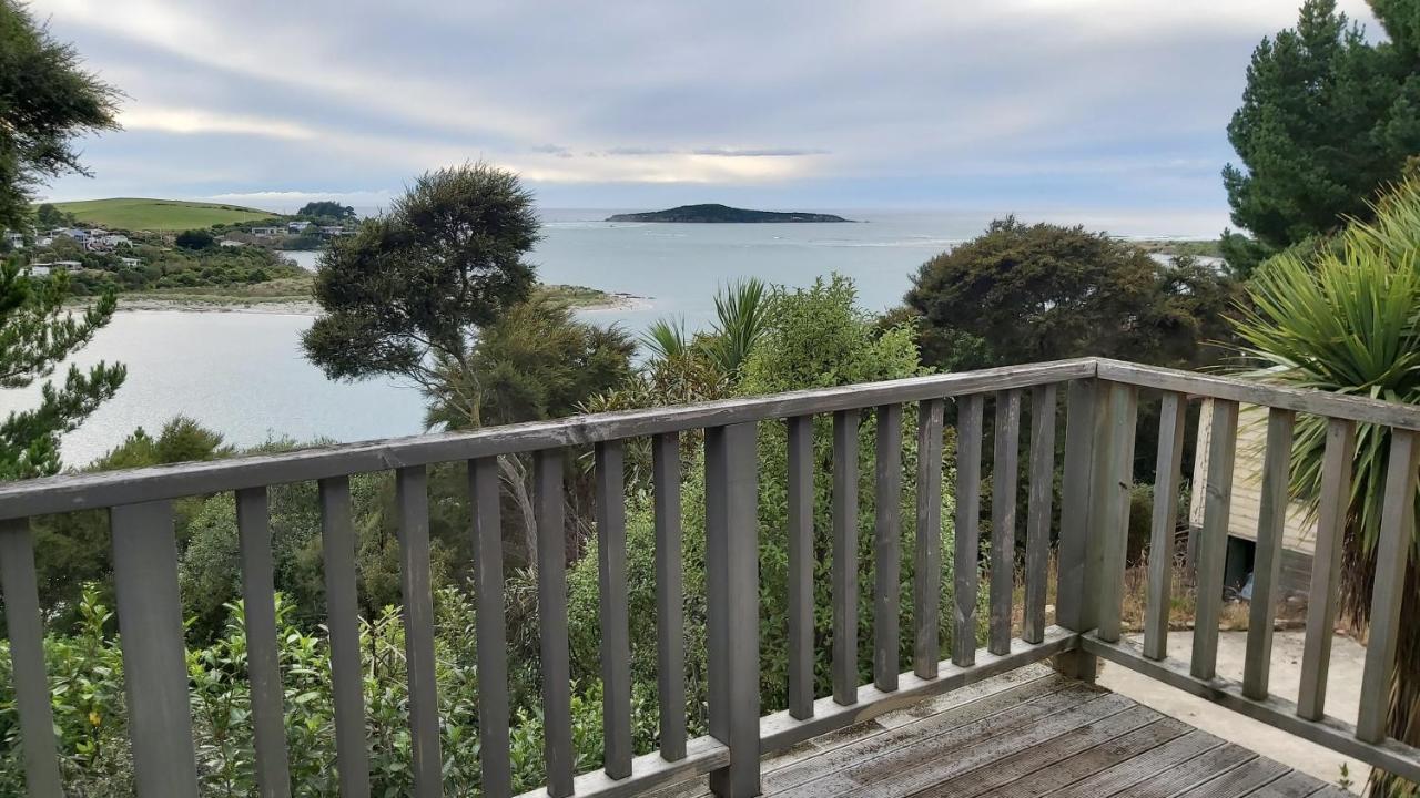 Tree House Apartment Taieri Mouth Exterior photo