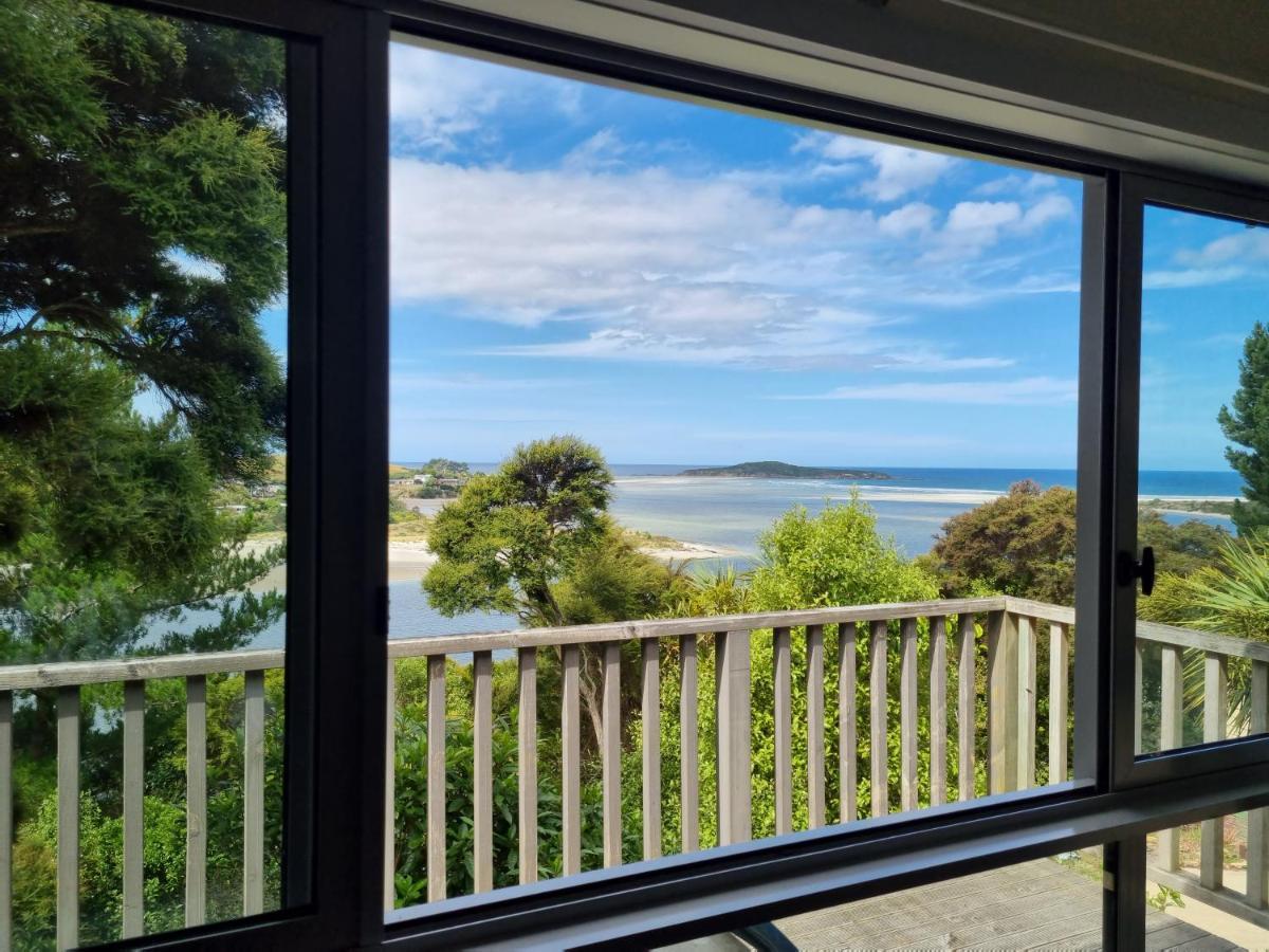 Tree House Apartment Taieri Mouth Exterior photo